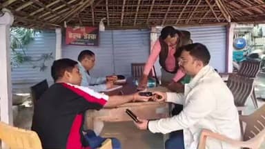 मंडरो: मिर्जा चौकी थाना में लाइसेंस धारकों का हुआ भौतिक सत्यापन