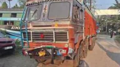 कांटी: कांटी शनि मंदिर के पास पुलिस ने ट्रक से एक करोड़ की विदेशी शराब ज़ब्त की