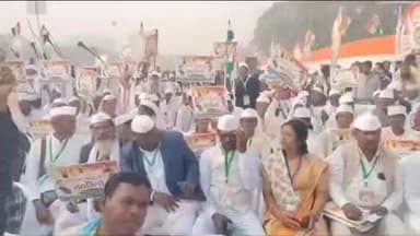 चितरपुर: दिल्ली के रामलीला मैदान में कांग्रेस के 'वोट चोर गद्दी छोड़' कार्यक्रम में शामिल हुईं रामगढ़ विधायक ममता