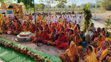 बरघाट: बरघाट के खामी में गायत्री परिवार ने निकाली कलश शोभायात्रा, श्रद्धालु हुए शामिल