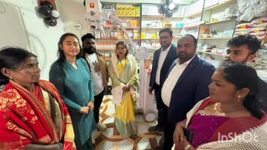 बरवाडीह: बरवाडीह में जिला परिषद सदस्य संतोषी शेखर सिंह ने डिजिटल एक्सप्रेस सेंटर का उद्घाटन किया