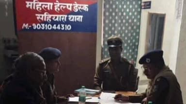 बथनाहा: सहियारा थाना का निरीक्षण, लंबित मामलों के त्वरित निपटारे के निर्देश