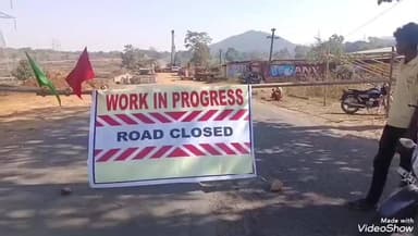 ଲକ୍ଷ୍ମୀପୁର: କୋରାପୁଟ ରୁ ଲକ୍ଷ୍ମୀପୁର ବା ରାୟଗଡ଼ାକୁ ସଂଯୋଗ କରୁଥିବା ରାସ୍ତାରେ ଗଡ଼ିବନି ଗାଡ଼ି,ବଙ୍ଗଳାଗୁଡ଼ା ଠାରେ ପ୍ରତିକ୍ରିୟା ଦେଲେ ଯାତ୍ରୀ