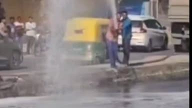 સાણંદ: ચાંગોદર નજીક AMCનું ડીઝલ ટેન્કર પલટ્યું, પોલીસ અને ફાયરની સમય સૂચકતાથી મોટી દુર્ઘટના ટળી