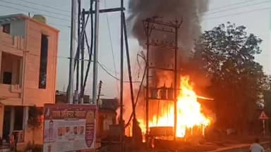 महागाव: तालुक्यातील मुडाणा येथे भीषण आग; तीन घरे जळून खाक, लाखोचे नुकसान, शॉर्टसर्किटमुळे आग लागल्याचा प्राथमिक अंदाज