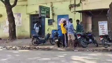 காரைக்குடி: காரைக்குடியில் சிவன் கோவில் தெரு, சந்தை பேட்டை டாஸ்மாக் மதுக்கூடபார்களில் இலவச சைடீஷ் உடன் சட்ட விரோத மது விற்பனை அமோகம் -