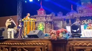 ନବରଙ୍ଗପୁର ପୋଲିସ ଷ୍ଟେସନ: ତୃତୀୟ ରଜନୀ ନବରଙ୍ଗପୁର ମଣ୍ଡେଇ ମଞ୍ଚରେ ନେତା ଙ୍କ ଯୁକ୍ତି ତର୍କ