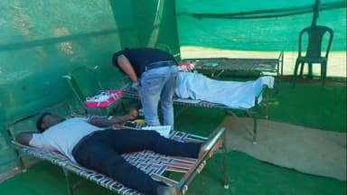 আউশগ্রাম ২: তৃণমূলের উদ্যোগে স্বেচ্ছায় রক্তদান শিবিরের আয়োজন করা হল আউশগ্রামের বেলেমাঠে, উপস্থিত বিধায়ক