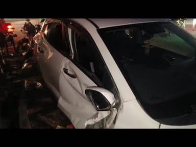 रुपापुर के पास तेज रफ्तार कार और ट्रक में जोरदार टक्कर