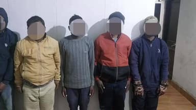 ରାଇରଙ୍ଗପୁର ସହର: ପୋଲିସ ପକ୍ଷରୁ ଜରିଟାଣ୍ଡି ଗ୍ରାମର ଜୁଆ ଆଡ୍ଡାରେ ଚଢ଼ାଉ; ୫ଜଣ ଜୁଆଡିଙ୍କୁ ଗିରଫ ସହ ଟଙ୍କା ଓ ସରଞ୍ଜାମ ଜବତ