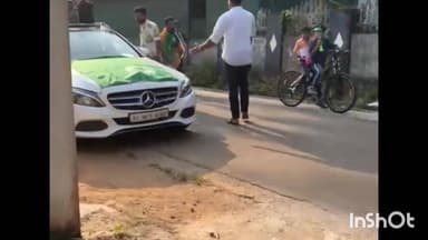 കോഴിക്കോട്: കൊടുവള്ളി കിഴക്കോത്ത് പഞ്ചായത്തിൽ വിജയിച്ച UDF സ്ഥാനാർത്ഥിക്ക് തോറ്റ LDF സ്ഥാനാർത്ഥിയുടെ ഹാരാർപ്പണം, വൈറൽ