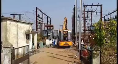 धनोरा: भसुड़ापिपरिया विद्युत सब स्टेशन पर ट्रांसफार्मर बदलने का कार्य, 20 गांव अंधेरे में