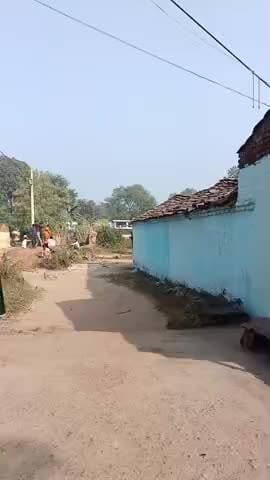 #ललितपुर : ग्राम थनवारा छापुर रास्ता बंद कर दिया निकलने में दिक्कत हो रही है ललितपुर जिला अधिकारी ललितपुर किसान