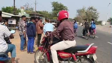 ଗୋପାଳପୁର: ଟାଟା କଲୋନୀ ମୁଖ୍ୟ ରାସ୍ତା ପେଟ୍ରୋଲ ପମ୍ପ ନିକଟରେ ବାଇକ୍ ଦୁର୍ଘଟଣାରେ ଜଣେ ମହିଳା ଆହତ