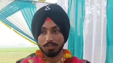 ਬਟਾਲਾ: ਬਰਜਿੰਦਰ ਸਿੰਘ ਲੈਫਟੀਨੈਂਟ ਬਣ ਕੇ ਪਿੰਡ ਢੇਸੀਆਂ ਪੁੱਜਾ,,ਪਰਿਵਾਰ ਅਤੇ ਪਿੰਡ ਵਾਸੀਆਂ ਨੇ ਕੀਤਾ ਭਰਵਾਂ ਸਵਾਗਤ