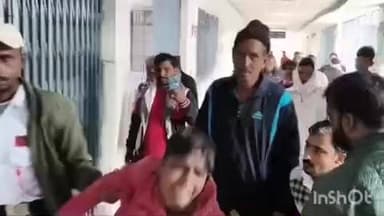 भभुआ: भभुआ सदर अस्पताल परिसर में महिला का पर्स चोरी करते पकड़ा गया चोर, पुलिस के हवाले किया गया