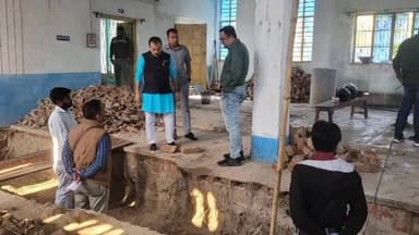 বজবজ ২: সংসদ অভিষেক বন্দ্যোপাধ্যায়ের সহযোগিতায় বজবজ ২ নম্বর ব্লকের পঞ্চায়েত সমিতির সভা কক্ষ সংস্কারের কাজ শুরু হল