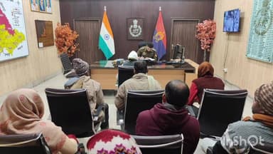 हरदोई: पुलिस कार्यालय में एसपी की जनसुनवाई में पीड़ितों ने अपनी व्यथा बताई