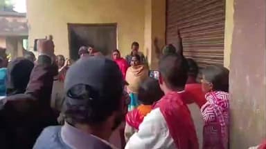 अगिआंव: अगिआंव अनाज गोदाम पर राशन आवंटन में कटौती और रविवार को वितरण के खिलाफ आंगनबाड़ी सेविकाओं का जोरदार हंगामा