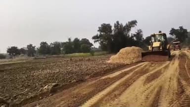 बिश्रामपुर: आजादी के बाद पहली बार गवरलेटवा गांव में बनी सड़क, ग्रामीणों में खुशी