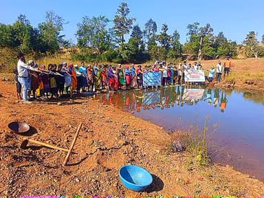 बैहर: जल संचय अभियान: ग्राम पंचायत नवलपुर एवं कदला में श्रमदान से बोरी बंधान