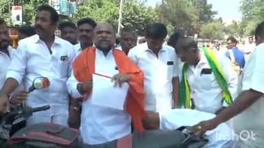 மதுரை தெற்கு: திருப்பரங்குன்றத்தில் தீபம் ஏற்ற வலியுறுத்தி இரத்தத்தில் கையெழுத்திட்டு ஆட்சியரிடம் மனு