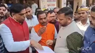 जलालपुर: जलालपुर नगर पालिका द्वारा लगाए गए हाउस टैक्स के विरोध में लोगों ने किया प्रदर्शन