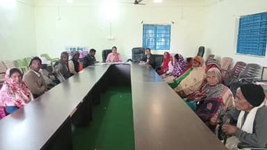 गिद्धौर: बरियातू पंचायत सचिवालय में राष्ट्रीय पेंशन योजना का सामाजिक अंकेक्षण किया गया