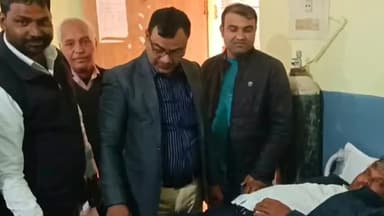 मेजा: दरी गाँव के पास कार और बाइक की टक्कर में बाइक सवार अधिवक्ता घायल, इलाज के लिए भेजा गया