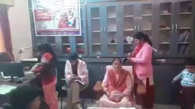 श्रीनगर: वार्ड नंबर 29 में पोस्ट ऑफिस के सौजन्य से आयोजित आधार कार्ड कैंप, स्थानीय लोगों ने लिया आधार सेवाओं का लाभ