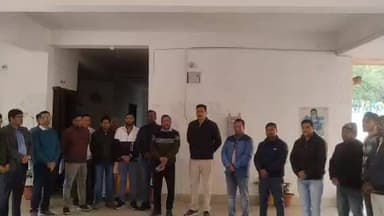 सतबरवा: मनातू में ब्लॉककर्मी वृंदाराम के निधन पर शोकसभा, दो मिनट का मौन रखकर दी श्रद्धांजलि