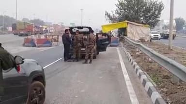 दुर्गावती: डिङखिली के पास NH-19 पर वरीय पदाधिकारियों के निर्देश पर उत्पाद विभाग ने चलाया विशेष शराब चेकिंग अभियान