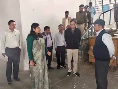 पुरनहिया: डीएम ने पुरनहिया प्रखंड और अंचल कार्यालय का निरीक्षण किया, कई दिशा निर्देश दिए