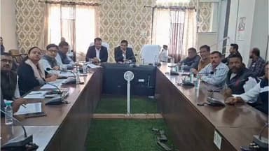 संभाग आयुक्त एवं रोल प्रेक्षक श्री आशीष सिंह ने #देवास जिले में किये जा रहे निर्वाचक नामावली के विशेष गहन पुनरीक्षण की ...