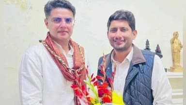 बाड़मेर: बाड़मेर में कांग्रेस जिला अध्यक्ष ने राजस्थान के पूर्व उपमुख्यमंत्री से मुलाकात की, विभिन्न विषयों पर चर्चा की