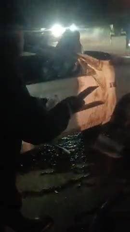 songara me tej raftar se petrol tanki ke pass car hadsh