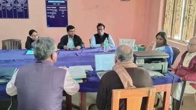 কেশপুর: কেশপুরের সুকুমার সেনগুপ্ত মহাবিদ্যালয়ের গভর্নিং বডির সদস্যদের নিয়ে বৈঠক সেরে ফেললেন বিধায়ক তথা প্রতিমন্ত্রী