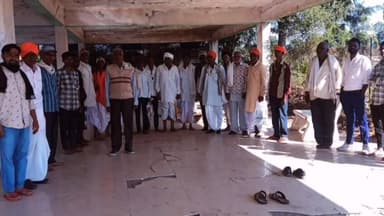 आनंदपुरी: कांगलिया महादेव मंदिर परिसर में माही कडाणा विस्थापित पुनर्वास समिति की बैठक का आयोजन