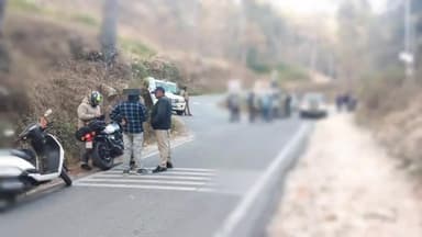 मुनस्यारी: सरे आम उत्पादन मचाकर शांति व्यवस्था भंग करने पर पुलिस ने मड़मानले क्षेत्र में एक व्यक्ति को हिरासत में लिया