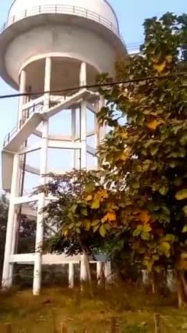 करछना: पनासा ग्राम सभा में जल जीवन मिशन के तहत बनी पानी की टंकी शो-पीस, जिम्मेदार बेखबर