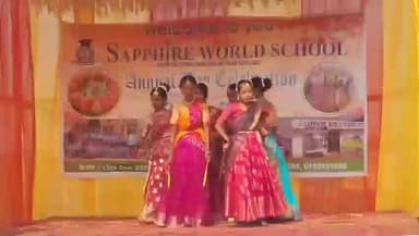 बगोदर: बगोदर सफायर वर्ल्ड स्कूल का 8वां स्थापना दिवस मनाया गया