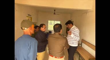 नईगढ़ी: कलेक्टर श्री जैन ने मतदान केंद्रों का किया भ्रमण, एसआईआर कार्य का निरीक्षण किया