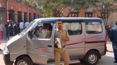 মিনাখাঁ: দুর্ঘটনার অভিযোগে মিনাখাঁ থানা এলাকা থেকে এক মোটর বাইক চালককে গ্রেফতার করে বসিরহাট মহাকুমা আদালতে পাঠালো পুলিশ