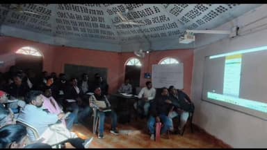 गोपीकांदर: गोपीकांदर में 'डहर 20' ऐप से शिशु पंजी अद्यतन के लिए शिक्षकों को प्रशिक्षण दिया गया