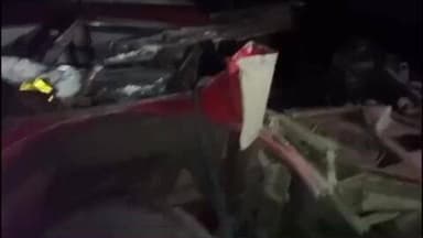 गंगाखेड: ट्रॅक्टरच्या धडकेने बस पलटली, एक प्रवासी ठार, नऊ जण जखमी, शिवाजीनगर परिसरातील घटना