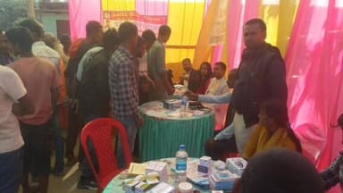 बथनाहा: फुलवरिया गांव में निःशुल्क स्वास्थ्य शिविर, 145 मरीजों की जांच कर दवाएं दी गईं