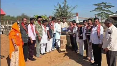 रेवदर: रेवदर में भाजपा मंडल ने मुख्यमंत्री भजनलाल शर्मा का जन्मदिन मनाया, कार्यकर्ताओं ने की गौ सेवा और बाटी मिठाइयां