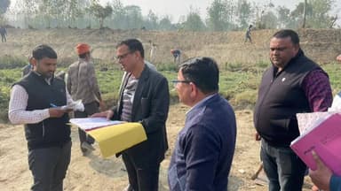 मिलक: धनेली गांव में नरेगा के कार्य में गड़बड़ी, मास्टर रोल में 63 श्रमिक जमीन पर पाए गए, 50 सीडीओ ने मांगा जवाब