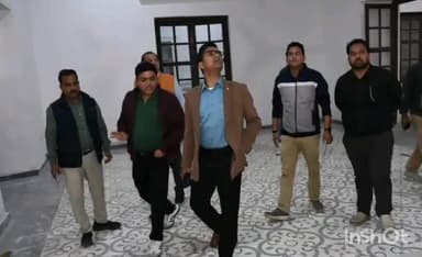 चीनोर: निगम आयुक्त का महाराज बाड़ा दौरा: पुराने निगम मुख्यालय के जीर्णोद्धार में लापरवाही बर्दाश्त नहीं की जाएगी
