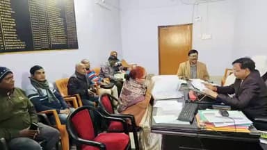 गिरियक: गिरियक प्रखंड कार्यालय में प्रखंड विकास पदाधिकारी ने लघु सिंचाई गणना को लेकर समीक्षा बैठक की